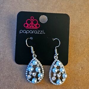 NWT Papparazi Fabulously Wealthy Blue Earrings
